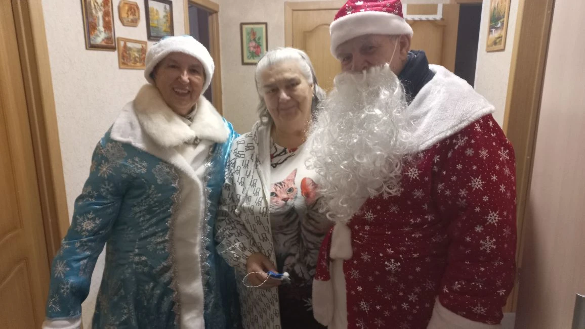 В Кольцово адресно поздравили ветеранов с новогодними праздниками