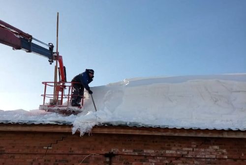 Кольцовчан предупреждают о возможном сходе снега