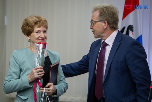Кольцовских специалистов поблагодарили за многолетний труд