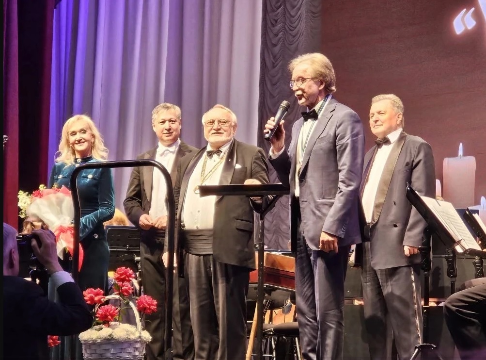 Николай Красников награжден орденом «Белая ворона»