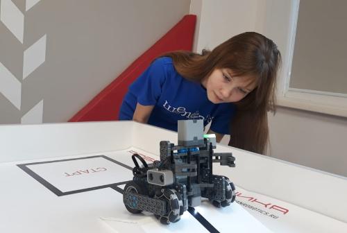 Школьницы из Кольцово победители на всероссийских соревнованиях по робототехнике