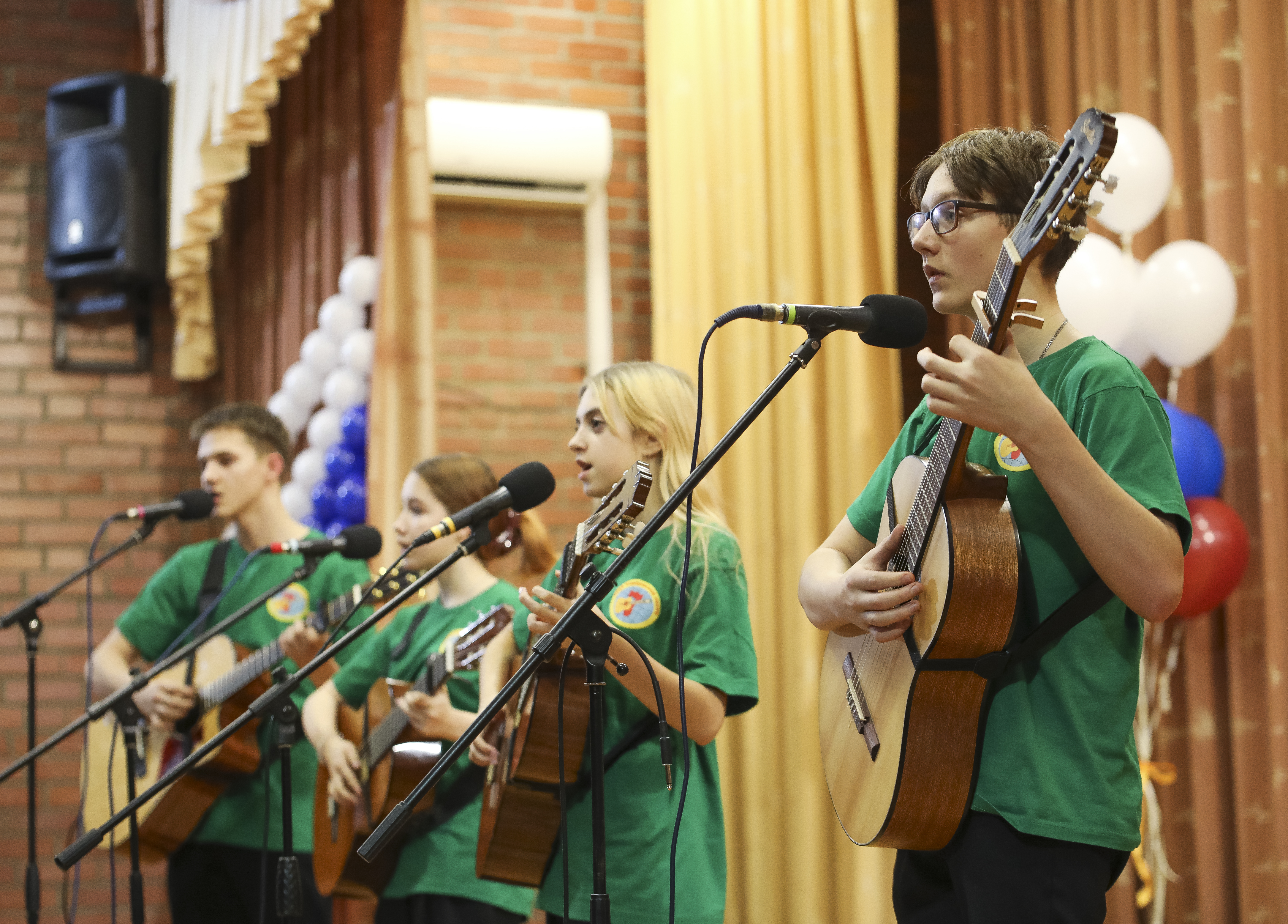 В наукограде торжественно открылся XXXVII Международный детский фестиваль авторской песни