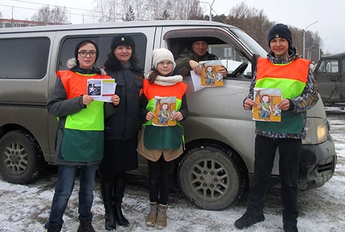 Автоинспекторы напомнили пешеходам и водителям ПДД