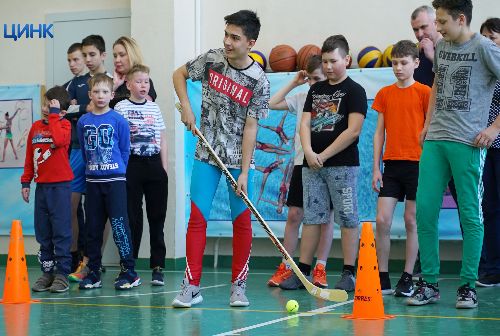 Эстафеты по-семейному: в Кольцово состоялось весёлое спортивное мероприятие