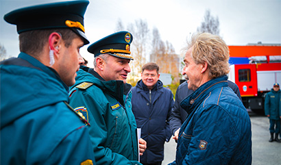 Глава МЧС РФ Александр Куренков открыл новую пожарную часть в Кольцово